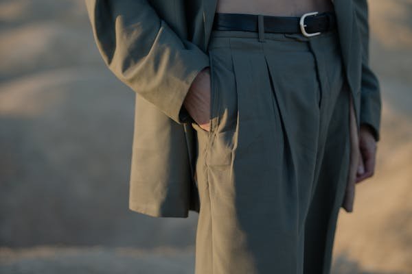 Pantalon costume homme : élégance et confort à petit prix