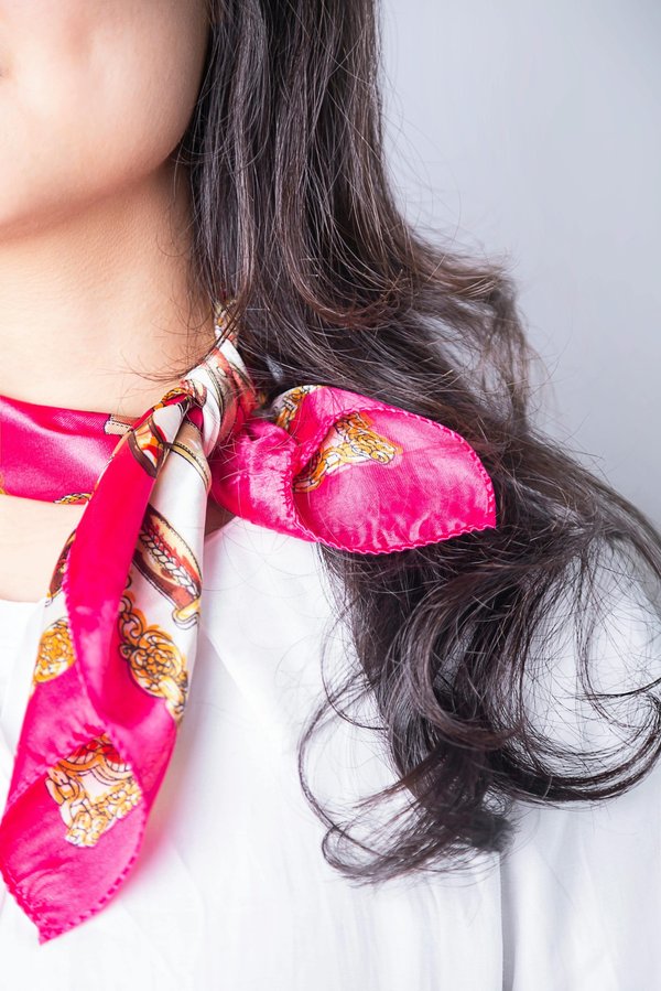 Foulard soie luxe : l'élégance à portée de main